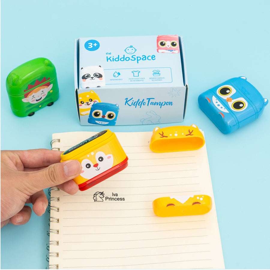 KiddoTampon™  - Tampon Personnalisé avec Nom (Édition de Noël 2025)