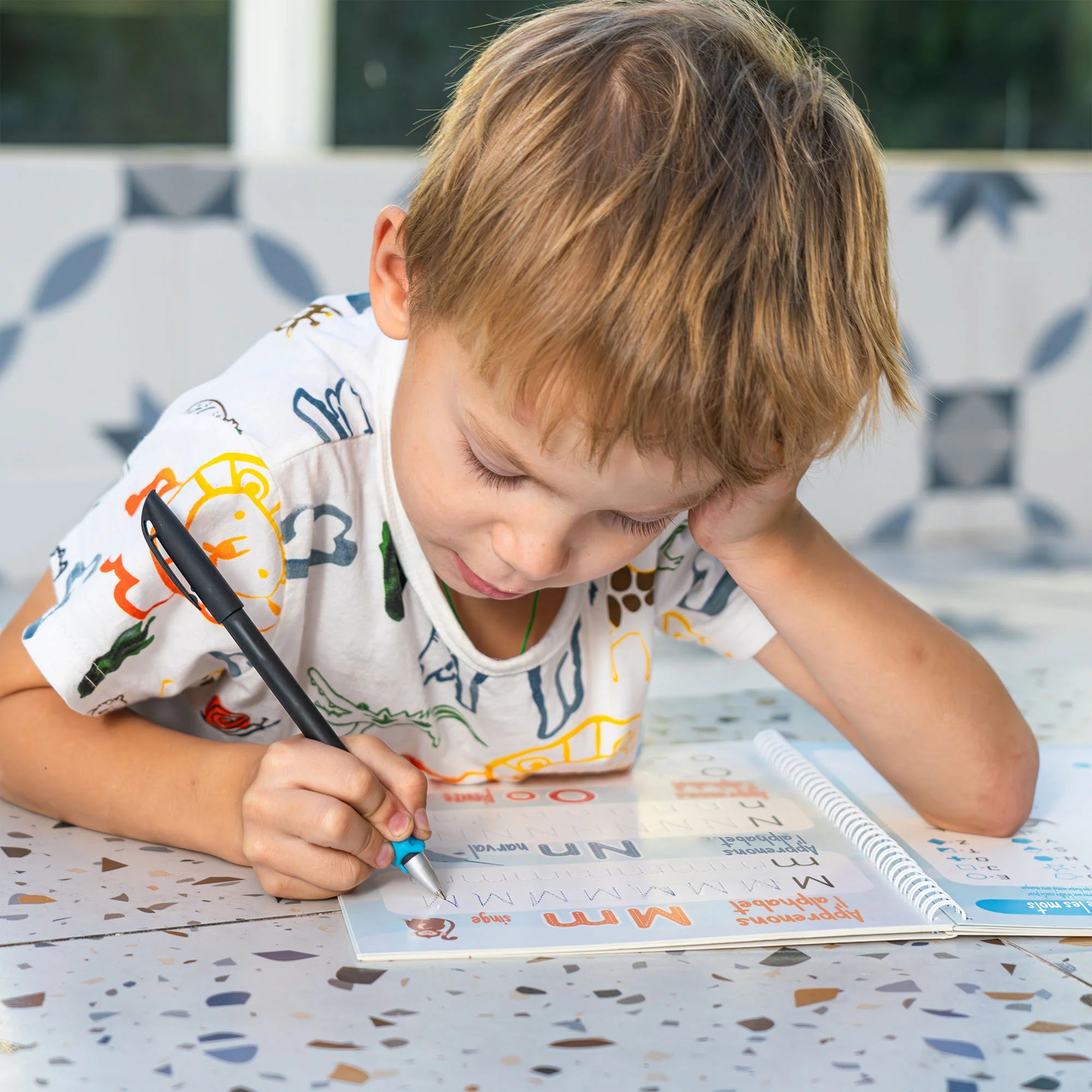 Kit de Pratique de l'Écriture KiddoSpace