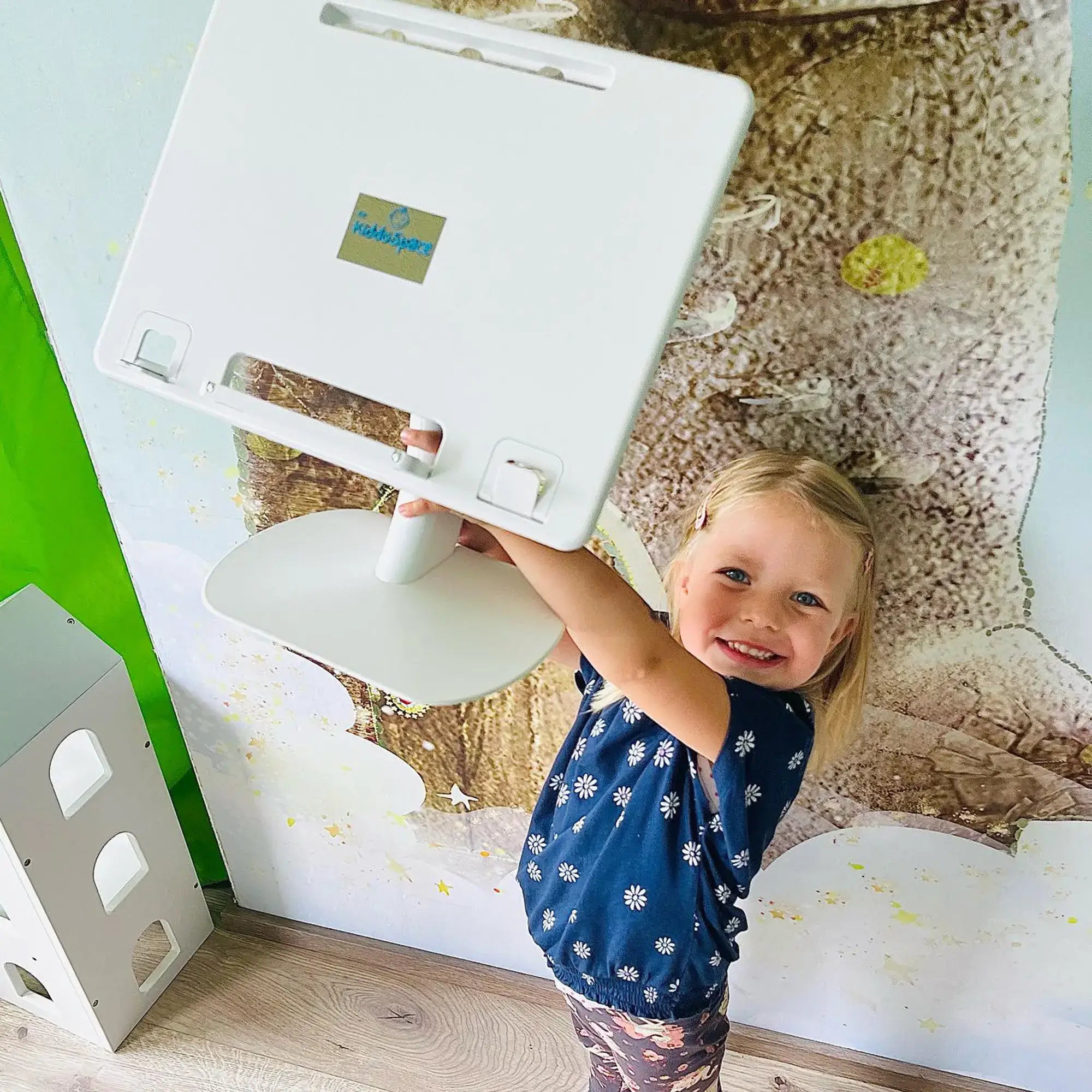 Le bureau d'ordinateur pour enfants de Kiddospace - Fini la mauvaise posture !