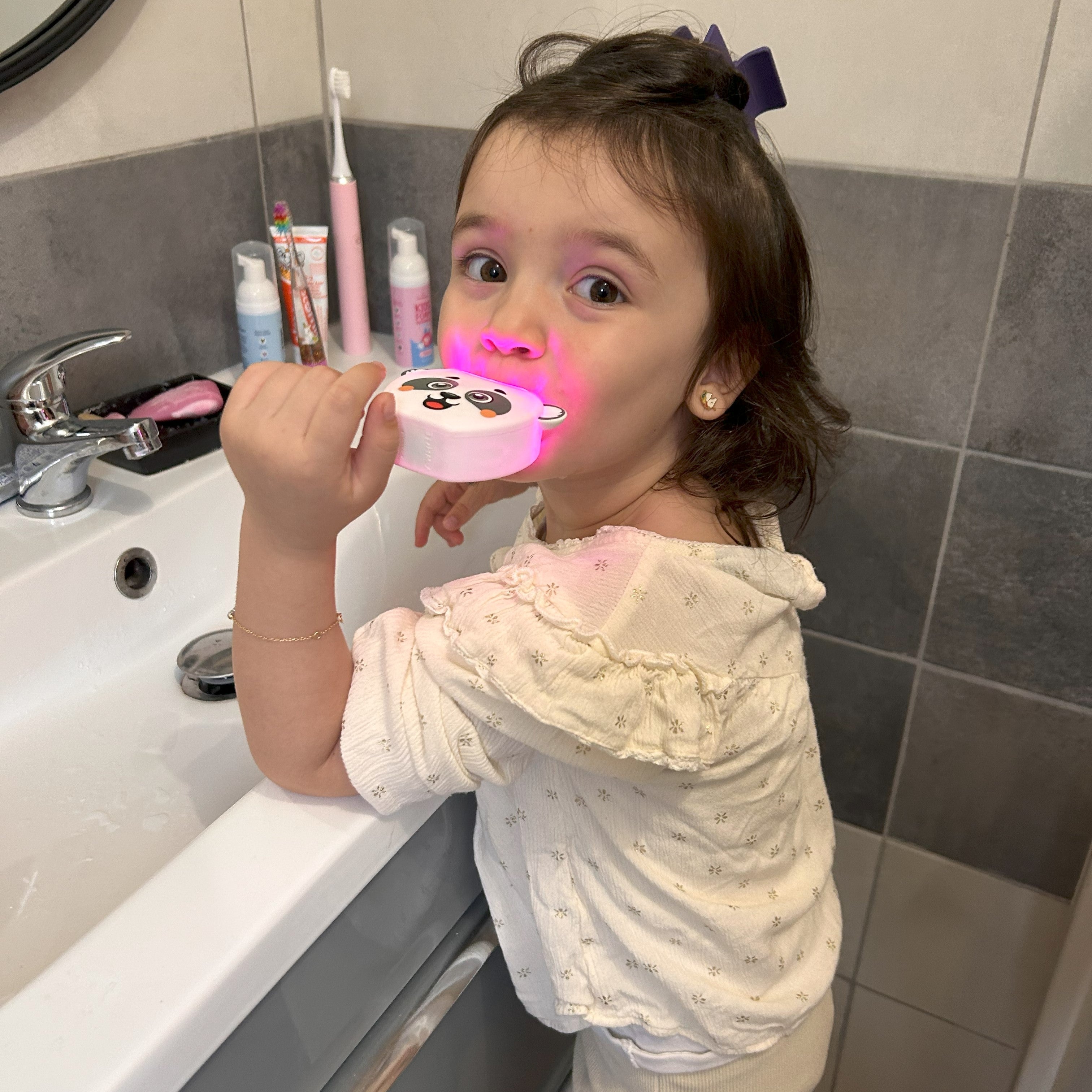 KiddoBrosse - Une nouvelle et efficace manière de se brosser les dents